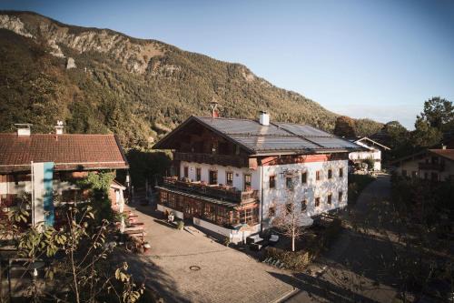Schleching Hotel | Experience Comfort at Rait´ner Wirt - 8.9/10 Guest Rated