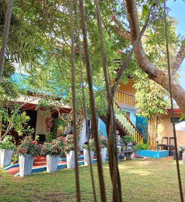 Wadduwa Villa | Budget-Friendly Raj Mahal Inn with Spa and Breakfast