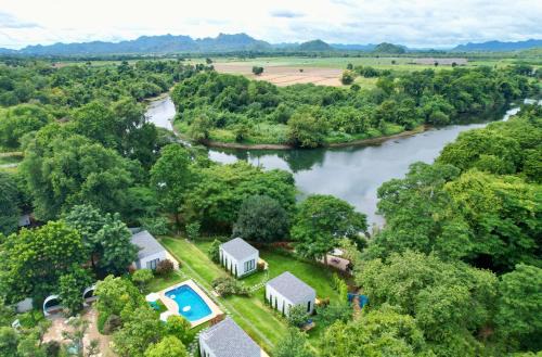 Kanchanaburi Resort | Relax at Rakmak Kan Resort & Cafe with Pool Access