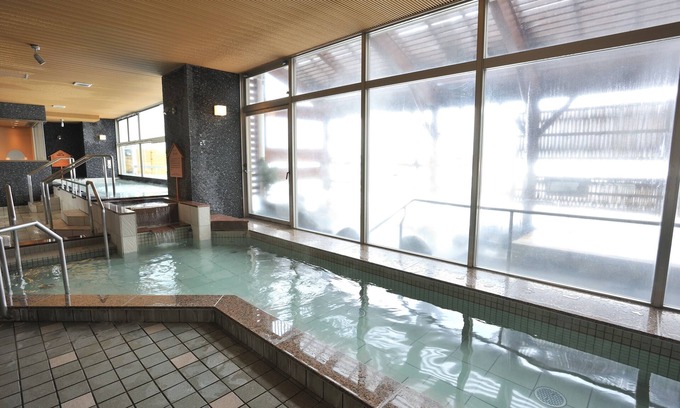 Kamisuwa Onsen Hotel | Relax at Rako Hananoi Hotel: Pool, Spa & Family-Friendly!