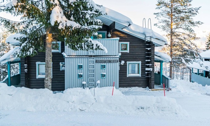 Kehys-Kainuu House | Relaxing Rakotuli 2 House with Lake View & Spa Amenities