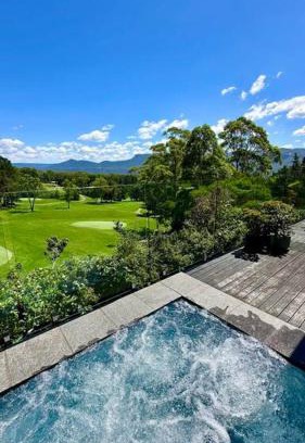 Kangaroo Valley House | Ralphie’s Villa: Family-Friendly Retreat with Valley Views