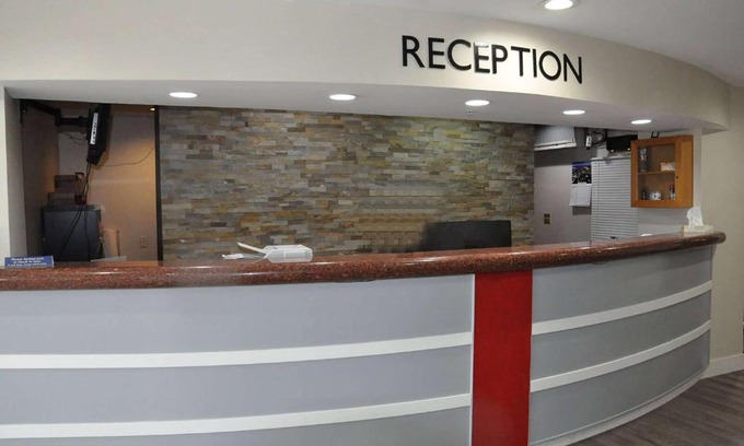Clearbrook Hotel | Pet-Friendly Comfort at Ramada by Wyndham Abbotsford