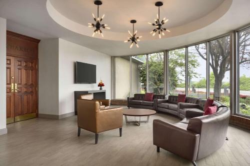 Racine Hotel | Pet-Friendly Ramada by Wyndham Beaver Falls with Pool Access