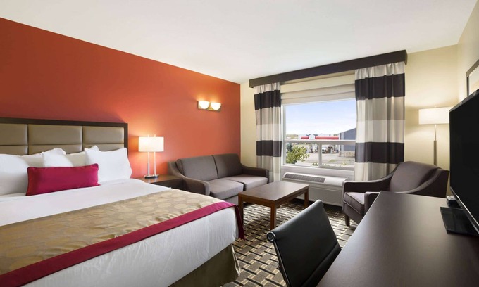 Edson Hotel | Comfortable Stay at Ramada by Wyndham Edson: Family Friendly