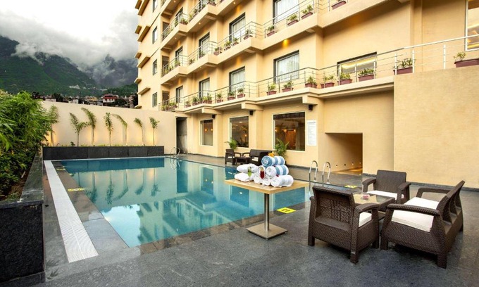 Katra Hotel | Discover Ramada by Wyndham Katra: 5-Star Family Retreat