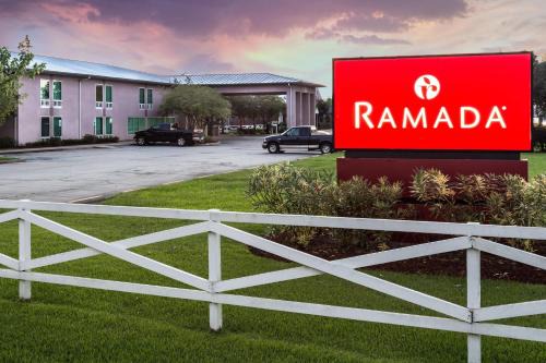 Luling Hotel | Budget-Friendly Stay at Ramada by Wyndham Luling