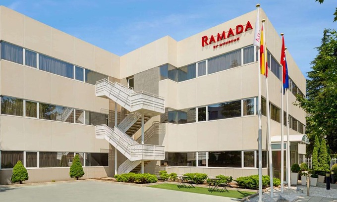 Tres Cantos Hotel | Comfortable Stay at Ramada by Wyndham Madrid Tres Cantos