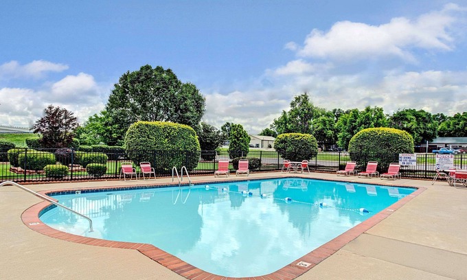 Murfreesboro Hotel | Comfortable Stay at Ramada by Wyndham Murfreesboro