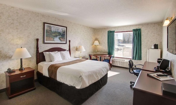 Nisku Hotel | Welcoming Ramada by Wyndham Nisku Edmonton Airport Hotel
