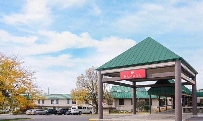 Plymouth Hotel | Explore Ramada by Wyndham Plymouth: Pet-Friendly & Poolside