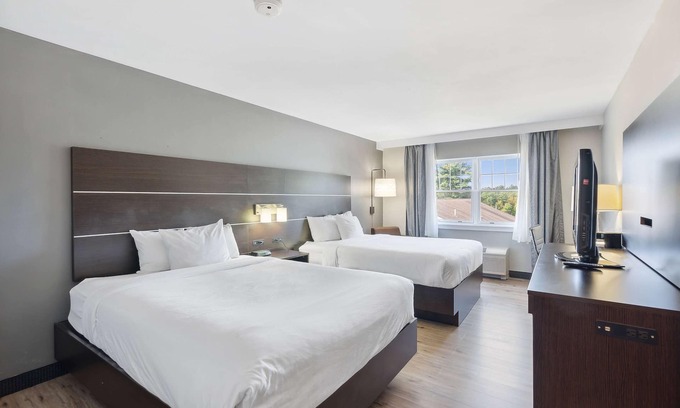 Southern Coast Hotel | Comfortable Stay at Ramada by Wyndham Saco/Old Orchard Beach