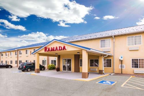 Sioux Falls Hotel | Pet-Friendly Stay at Ramada by Wyndham Sioux Falls