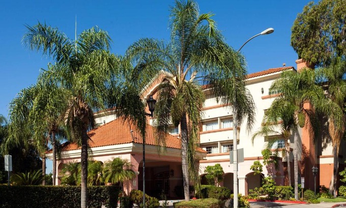 South el Monte Hotel | Relax at Ramada by Wyndham South El Monte with Pool & Hot Tub