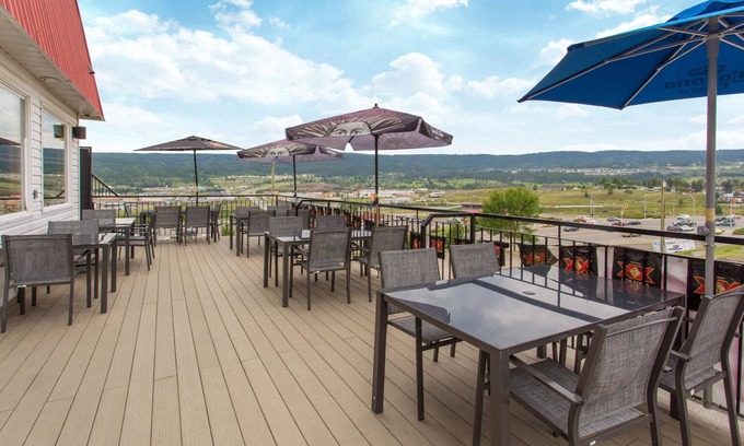 Williams Lake Hotel | Comfortable Stay at Ramada by Wyndham Williams Lake