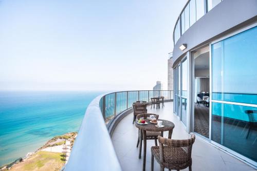 Netanya Hotel | Oceanfront Comfort at Ramada Hotel & Suites Netanya