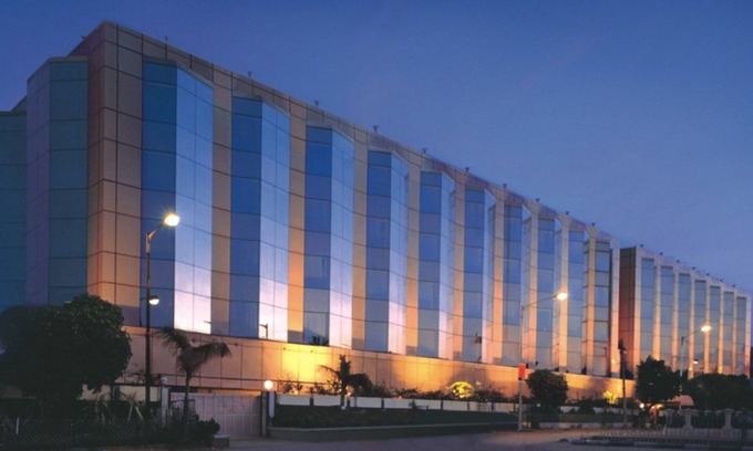 Juhu Hotel | Elegant Ramada Plaza by Wyndham Palm Grove with Spa & Pool