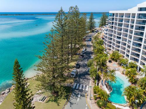 Golden Beach Resort | Relax at Ramada Resort by Wyndham Golden Beach - Oceanfront Bliss