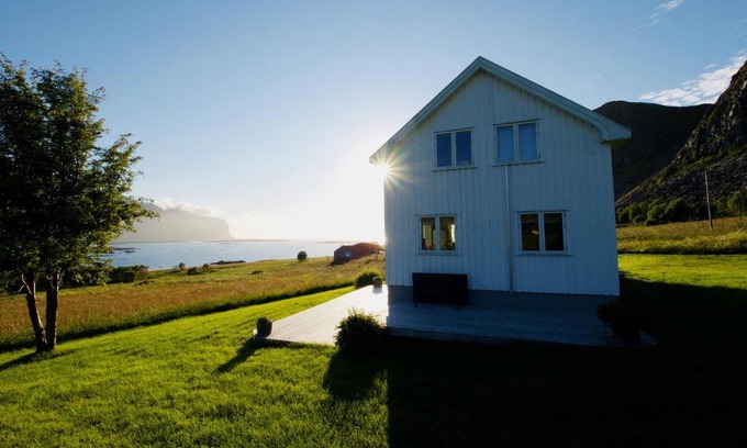 Bostad House | Oceanfront Ramberg Lodge Lofoten - Family Friendly Escape