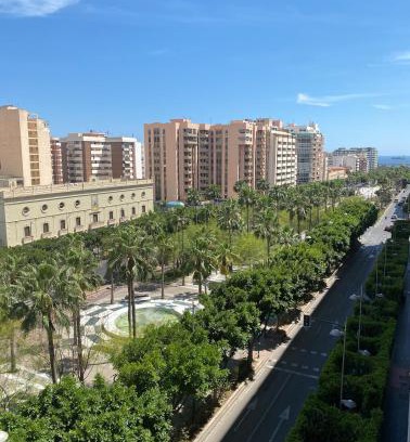 Almeria Centro Apartment | Rambla Centro - Prime Apartment in Almería's Heart