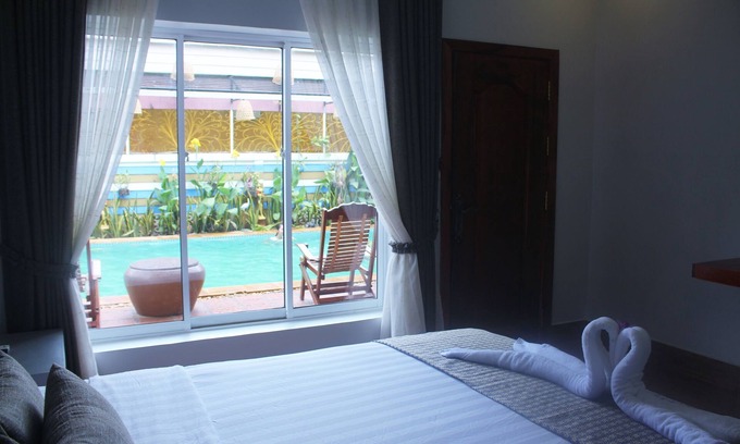 Svay Pao House | Family-Friendly Ramchang Guesthouse with Pool & Dining