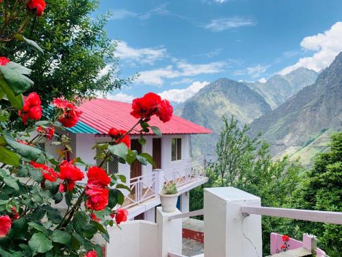 Gobind Dham House | Cozy Ramneek Homestay: Family-Friendly Retreat with High Ratings