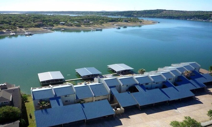 Oatmeal Condo | Waterfront Condo #207: Pool, Hot Tub & Lake Access Awaits