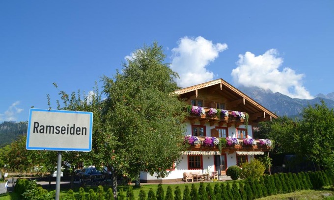 Saalfelden am Steinernen Meer Apartment | Ramseiderhof: Family-Friendly Retreat with Hot Tub Bliss