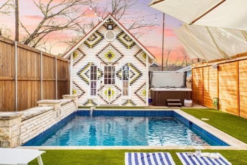 Travis Heights House | Modern Character Home in Austin with Pool & Hot Tub