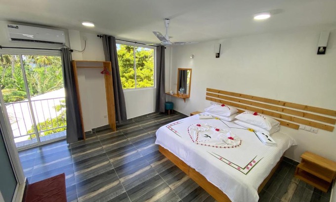 Thoddoo House | Pet-Friendly Ramzu Villa Thoddoo - Rated 9/10 by Guests