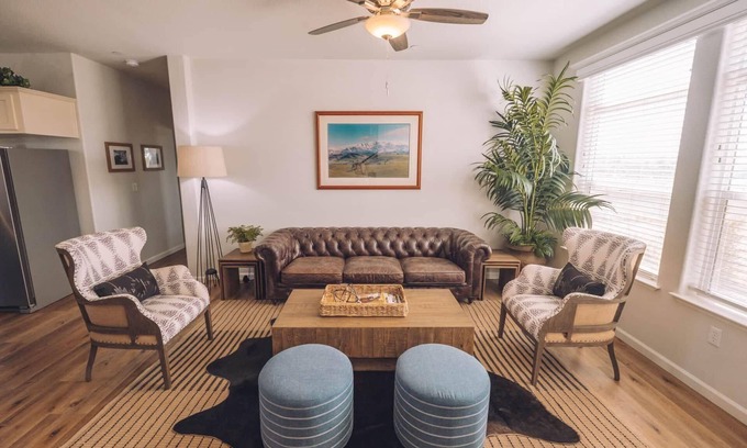 Temecula House | Pet-Friendly Ranch House #1 at Galway with Spa & Breakfast