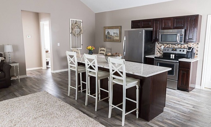 Windsor House | Serene Ranch Retreat with Spa and Family-Friendly Amenities
