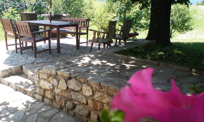 Irinovac House | Family-Friendly Stay at Ranch Terra with Breakfast & Kitchen