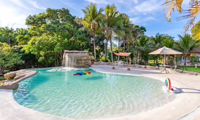 Paraiba do Sul House | Relaxing Rancho das Maritacas with Pool & Ocean Views