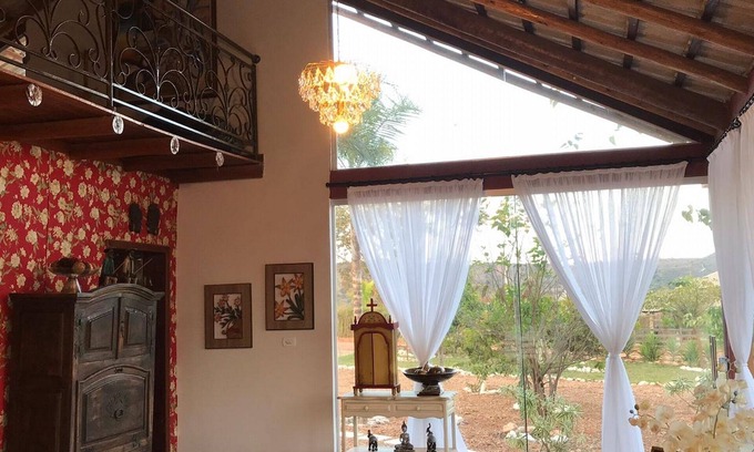 Alexania House | Explore Rancho Flor de Iris at Lake Corumbá IV