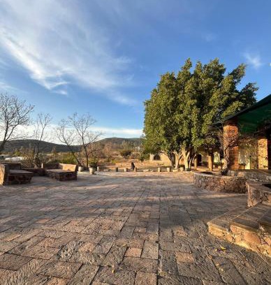 Huimilpan House | Family-Friendly Rancho la Arriera with Pool and Dining