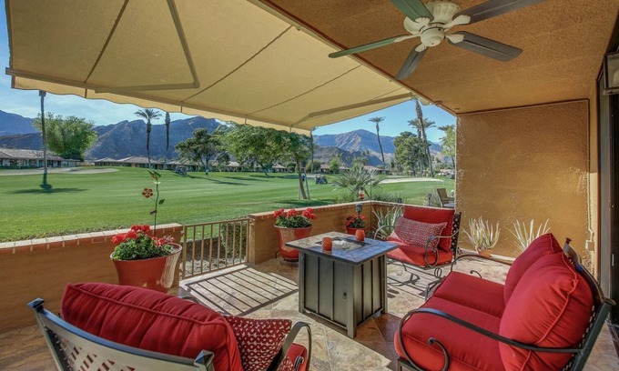 Rancho Mirage Condo | Experience Rancho Mirage Golf Fairway Oasis with Pool & Spa