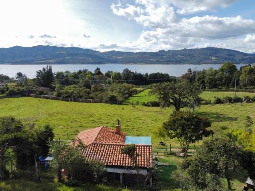 Sesquile House | Pet-Friendly Rancho New Life Guatavita: Guest Rated 9.9/10