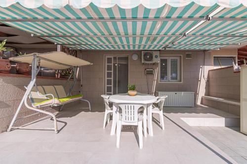 Punta Braccetto Apartment | Experience Randello Sunset: Oceanfront Bliss & Guest Rated 10/10