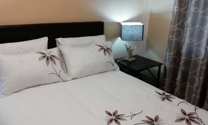 Molepolole Apartment | Discover Ranks Apartments: Family-Friendly Retreat with Dining