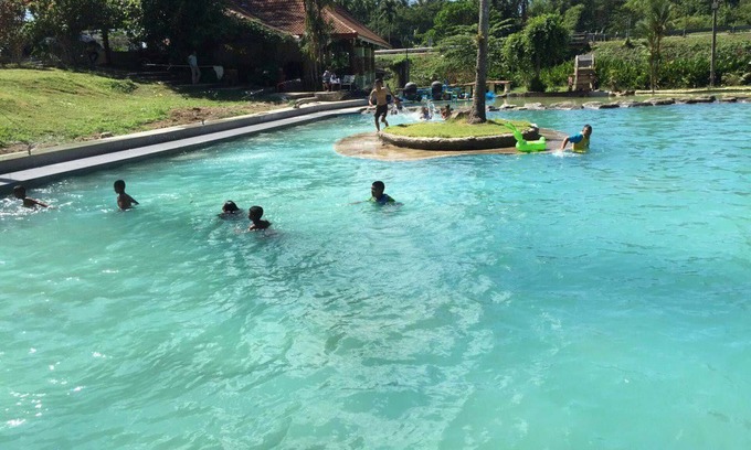 Kapoe Hotel | Relax at Ranong Resort and Laguna with Pool and Dining