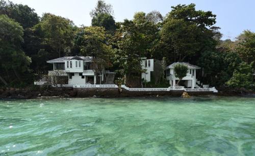 Ko Phi Phi Hotel | Cozy Rantee View Bungalow with Delicious Breakfast Included