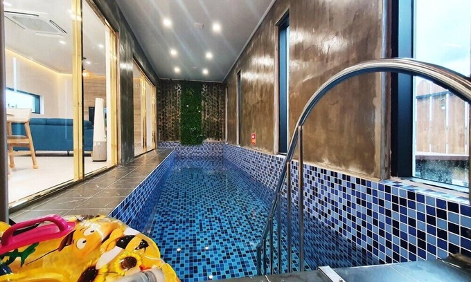 Gyeongju House | Discover Raon Pool Villa: Family-Friendly Retreat with Breakfast