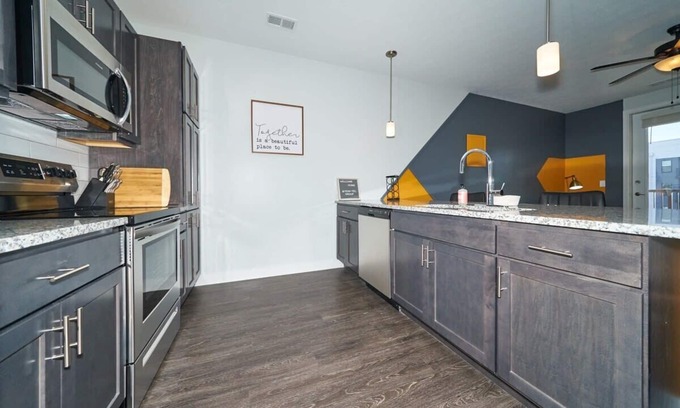 Downtown Indianapolis Apartment | Inviting 1BDR Apartment with Pool, Gym & Parking Access
