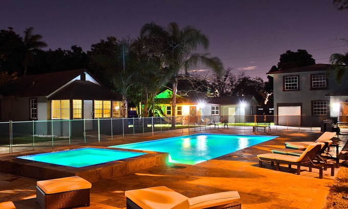 Highland Garden Villa | Indulgent Retreat with Private Pool & Spa Amenities