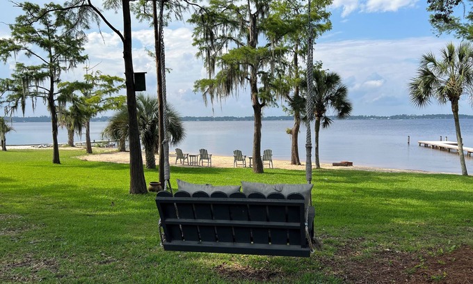 Ono Island House | Inviting Bayfront Home with Pet-Friendly Sandy Beach Access
