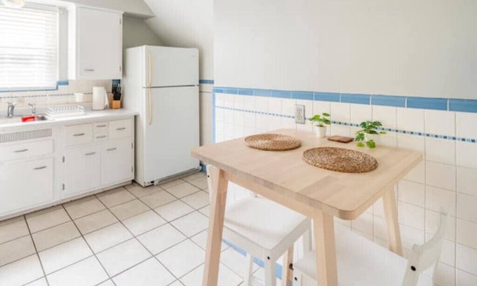 West Price Hill House | Unique Cozy 2 Bedroom Retreat Steps from Downtown