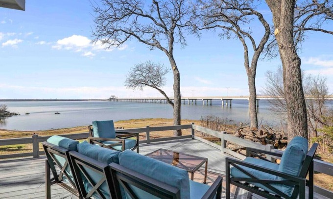 Little Elm House | Discover 5 Lewisville Lakehouses with Hot Tub & Beach Access