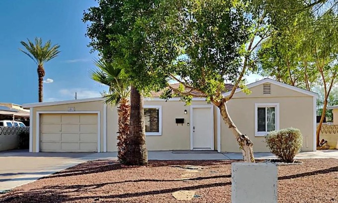 Midtown Apartment | Scenic Phoenix Home with Pool & Pet-Friendly Amenities