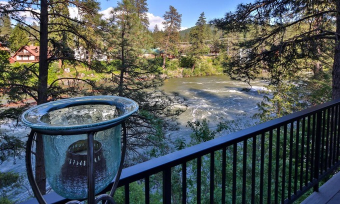 Leavenworth House | Idyllic Waterfront Retreat with Spa and Hot Tub Access